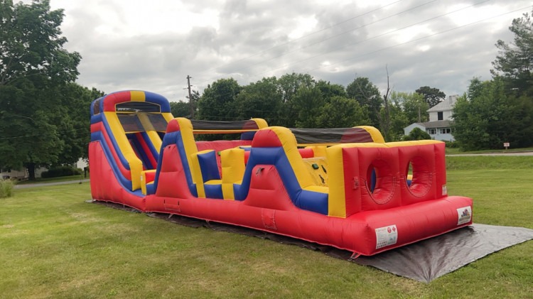 CHALLENGE INFLATABLE OBSTACLE COURSE